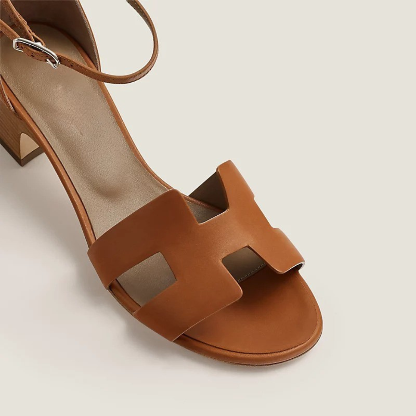 CHLOÉ | Elegant Summer Sandals