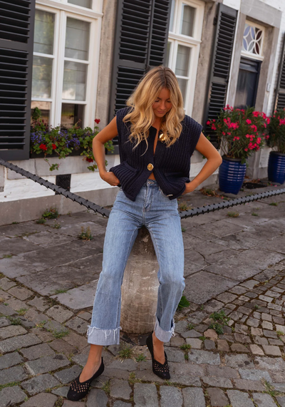 FENJA | THE CHIC LAYERING KNIT VEST