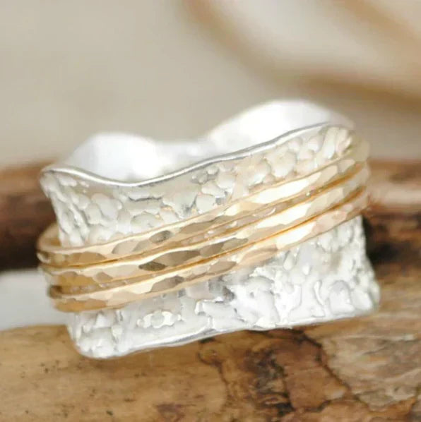 Fine Vintage Spinner Ring in Gold and Silver