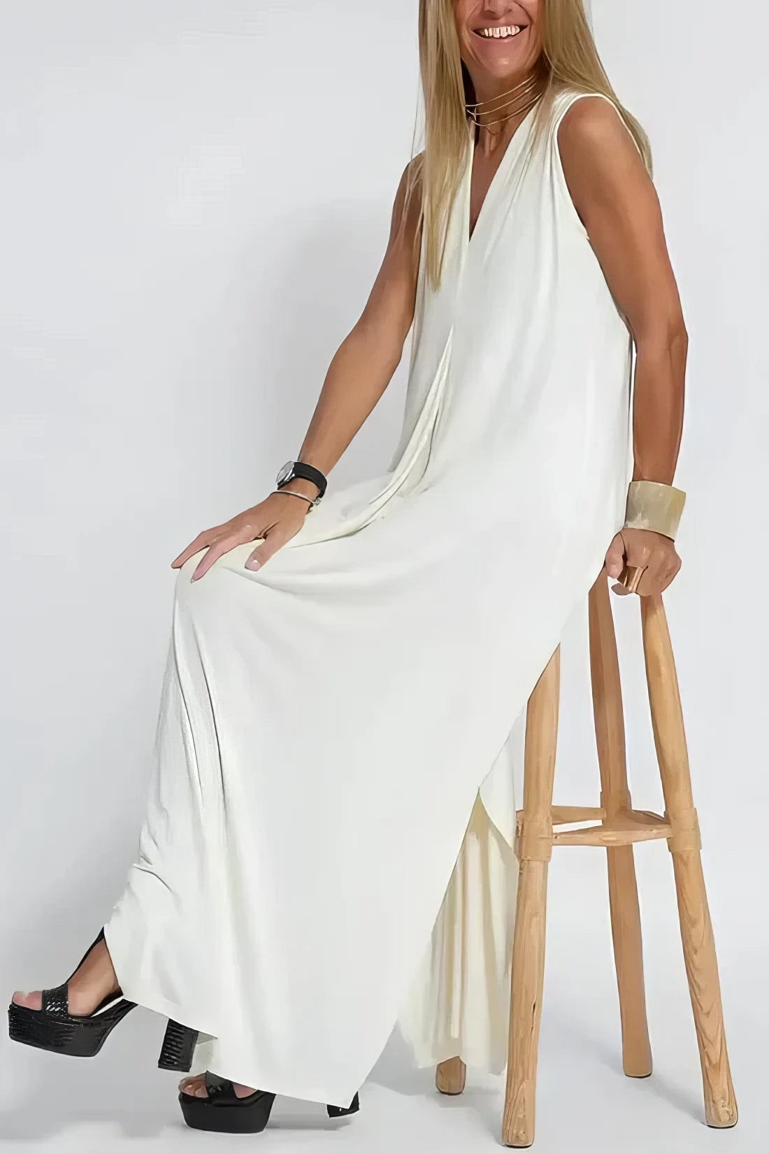 Elise | Sculpting V-Neck Elegant Maxi Dress