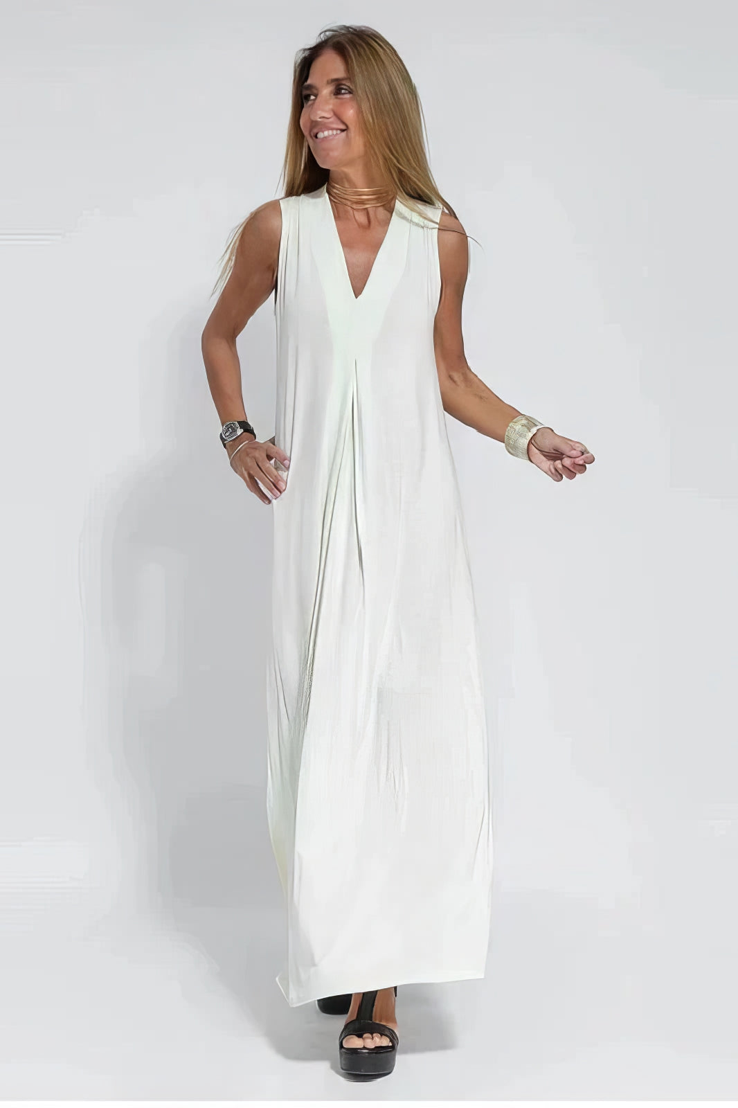 Elise | Sculpting V-Neck Elegant Maxi Dress
